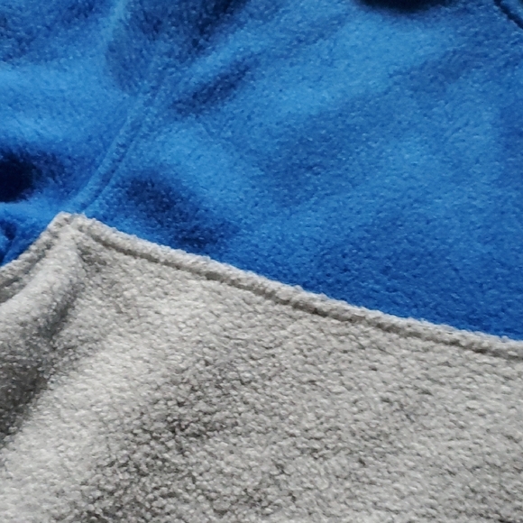 Eddie Bauer Boy's Blue and Gray Pullover Fleece 💙 - Picture 6 of 9